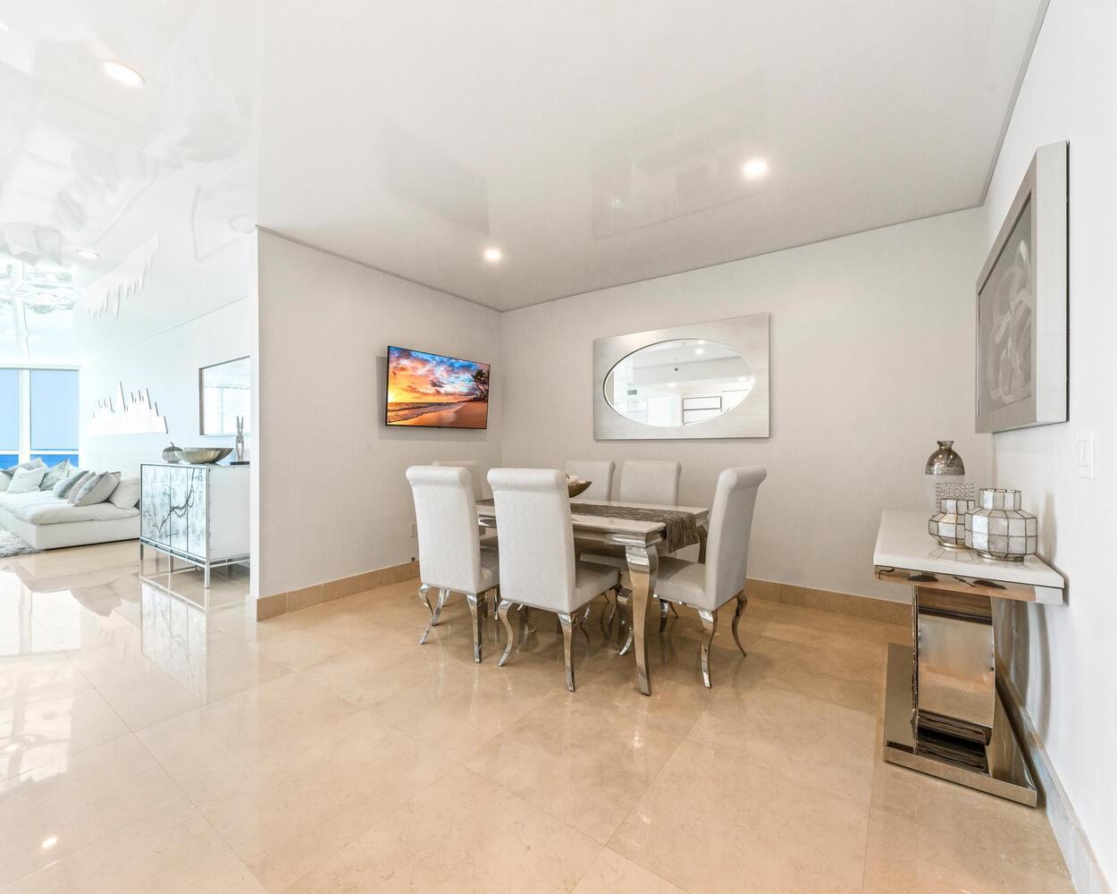 Las Olas Beach Club - Residential