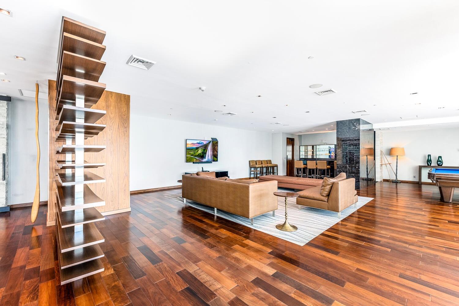 Las Olas Beach Club - Residential