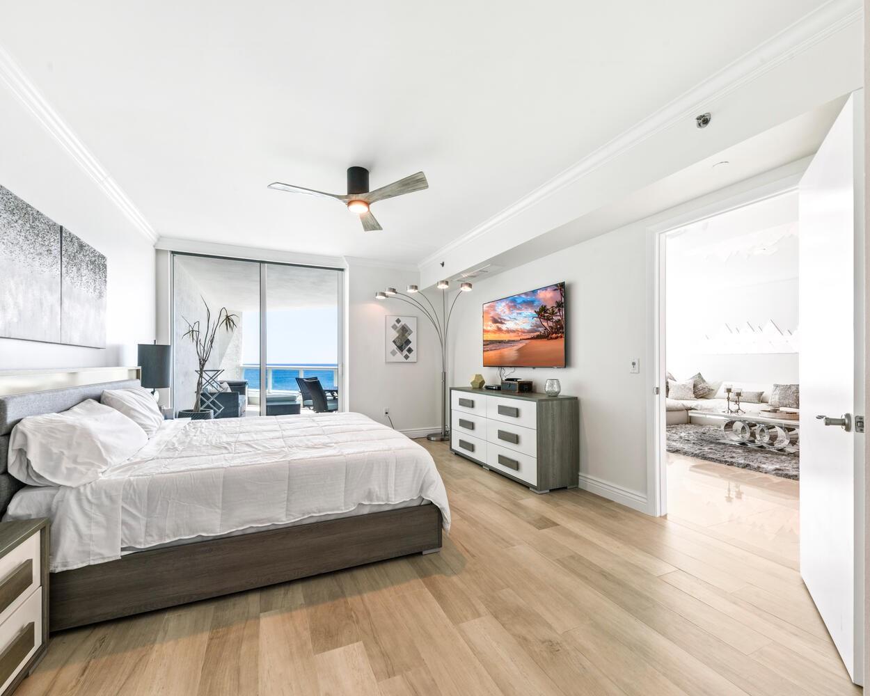 Las Olas Beach Club - Residential