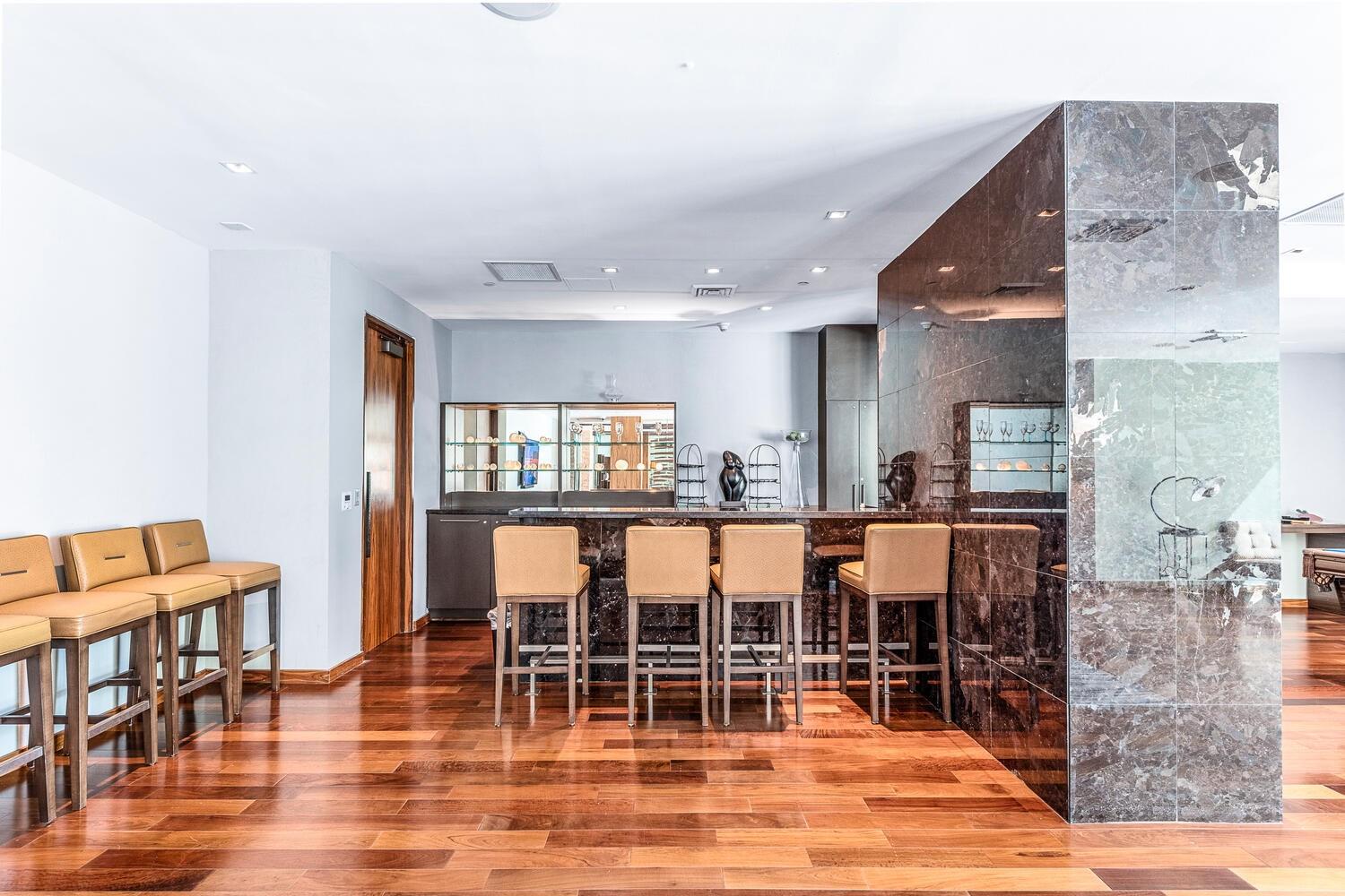 Las Olas Beach Club - Residential