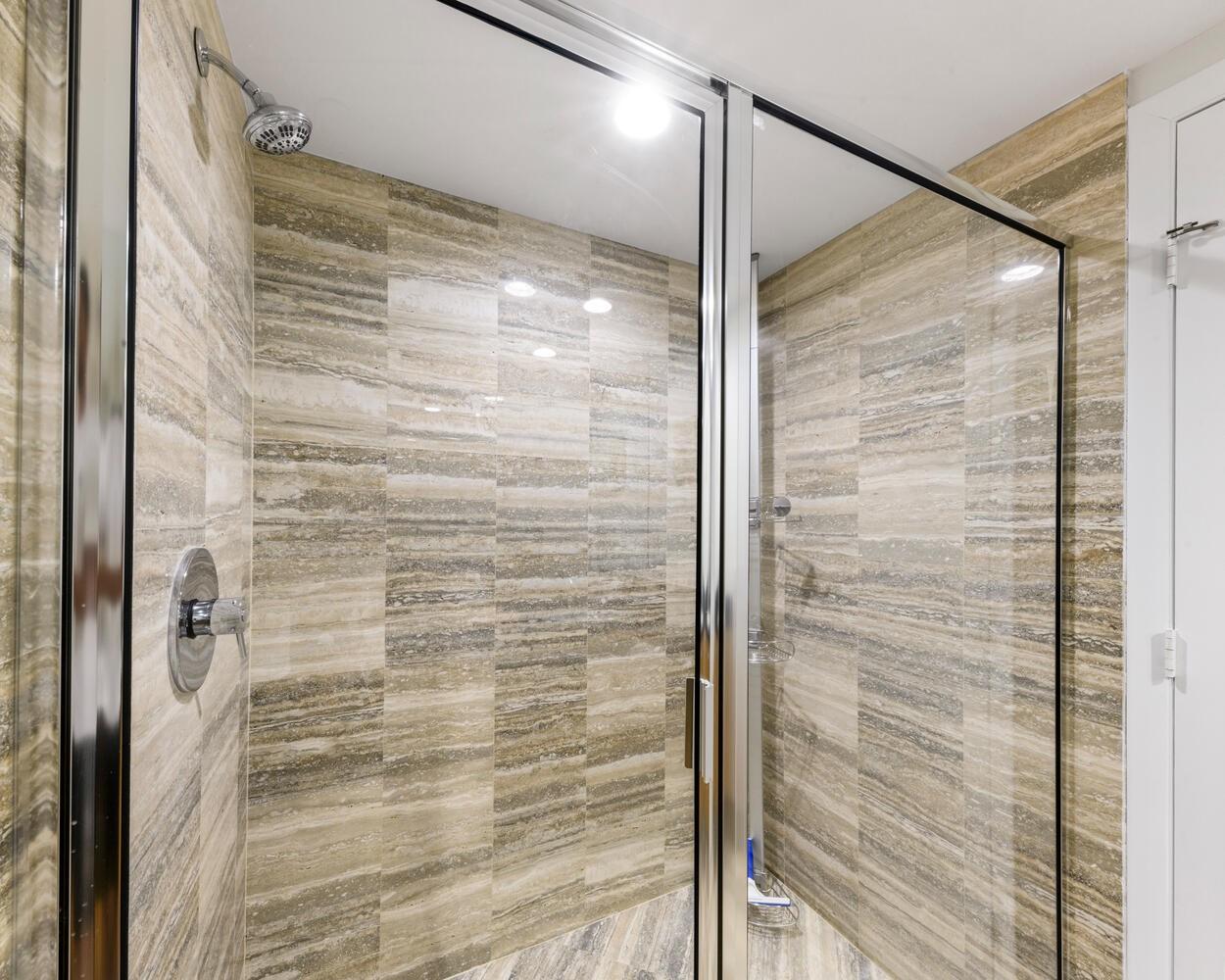 Las Olas Beach Club - Residential