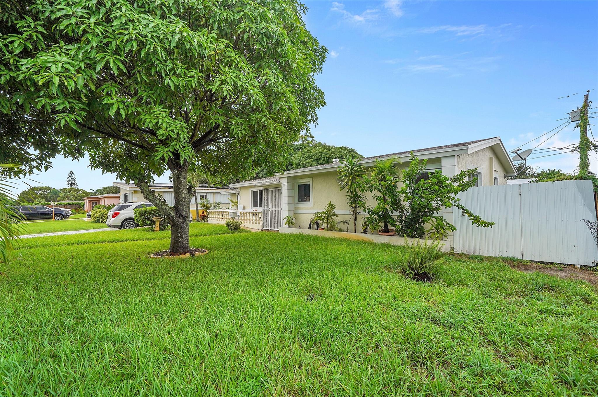 2011 NW 185th Ter