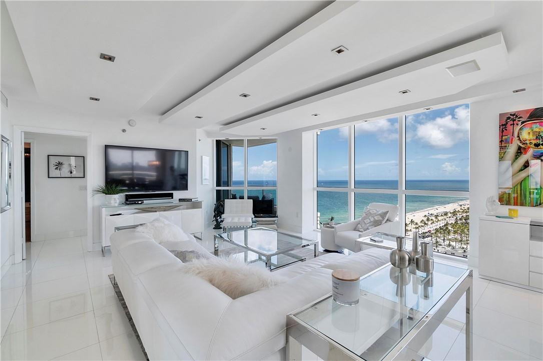 LAS OLAS BEACH CLUB - Residential