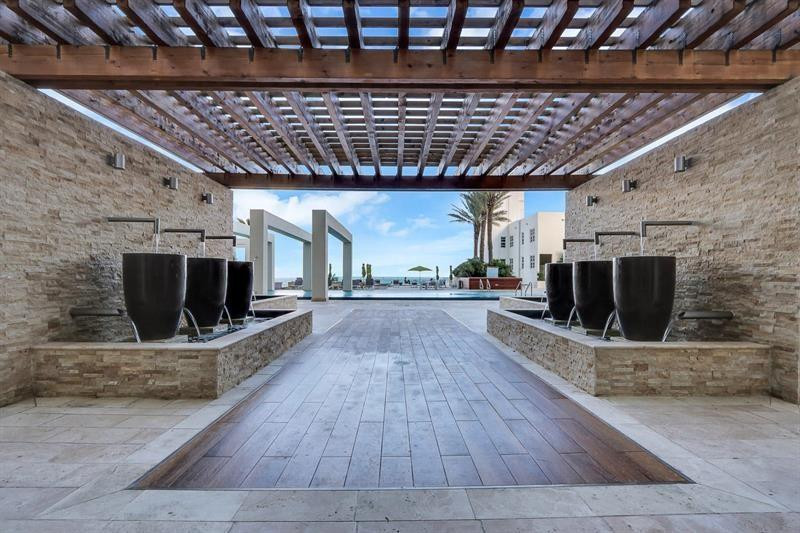 LAS OLAS BEACH CLUB - Residential