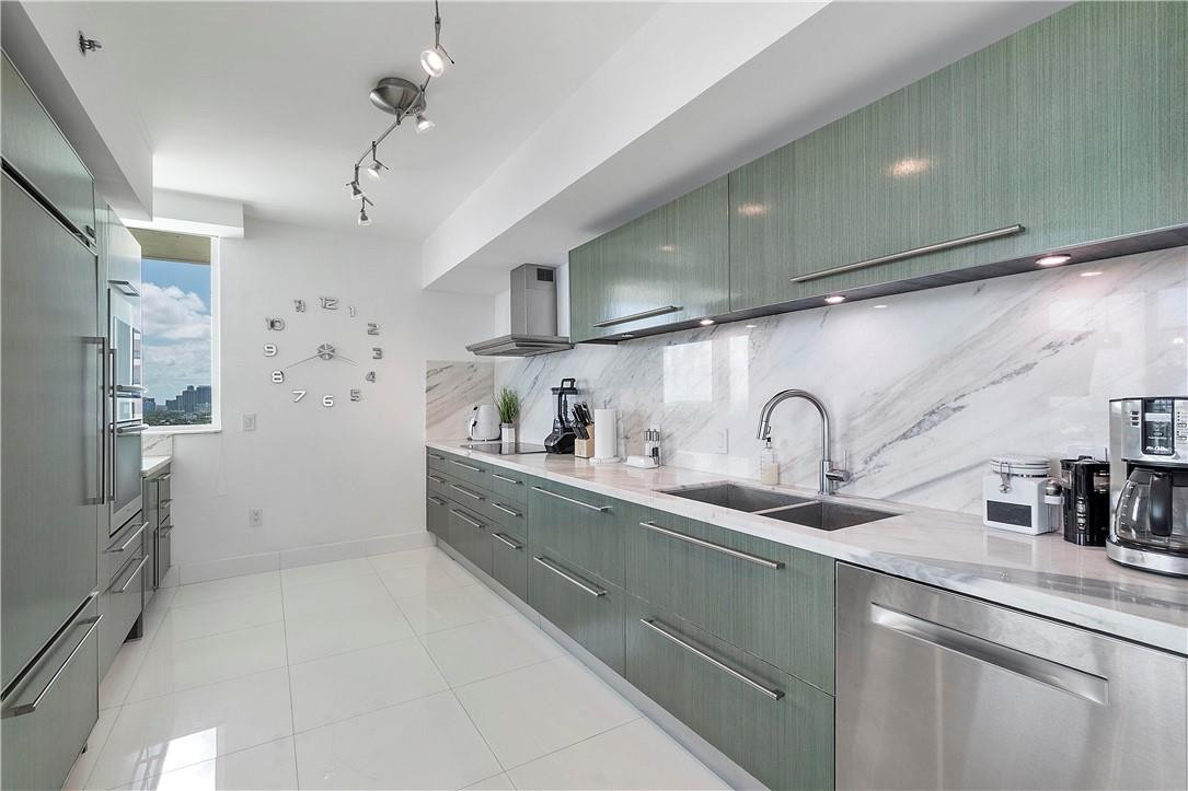 LAS OLAS BEACH CLUB - Residential
