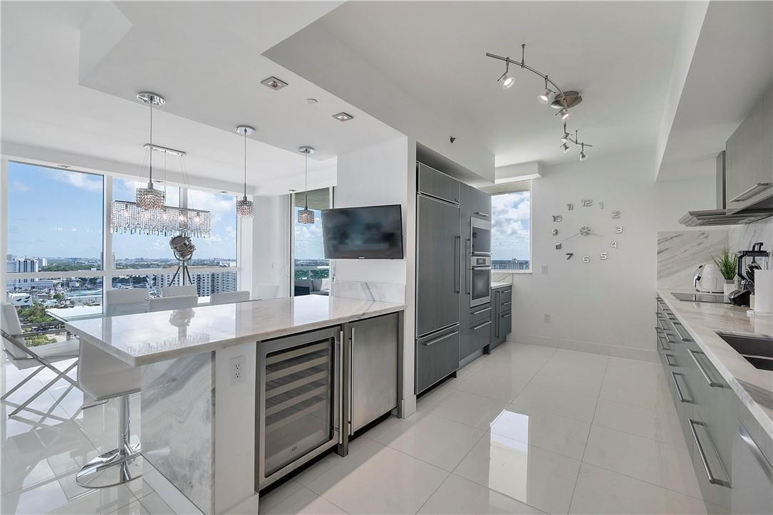 LAS OLAS BEACH CLUB - Residential