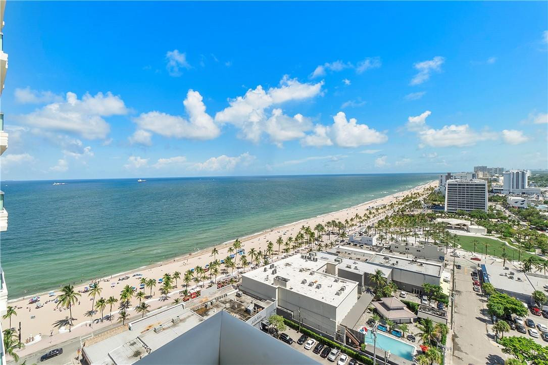 LAS OLAS BEACH CLUB - Residential