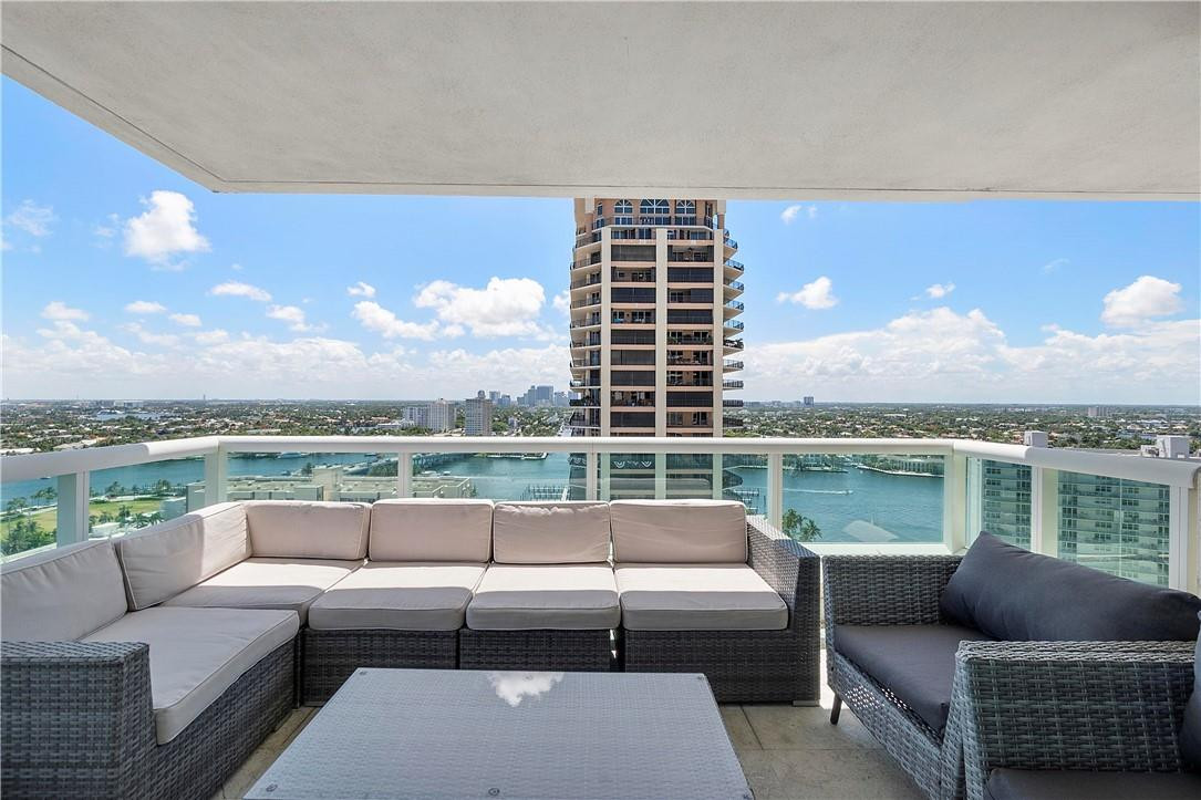 LAS OLAS BEACH CLUB - Residential