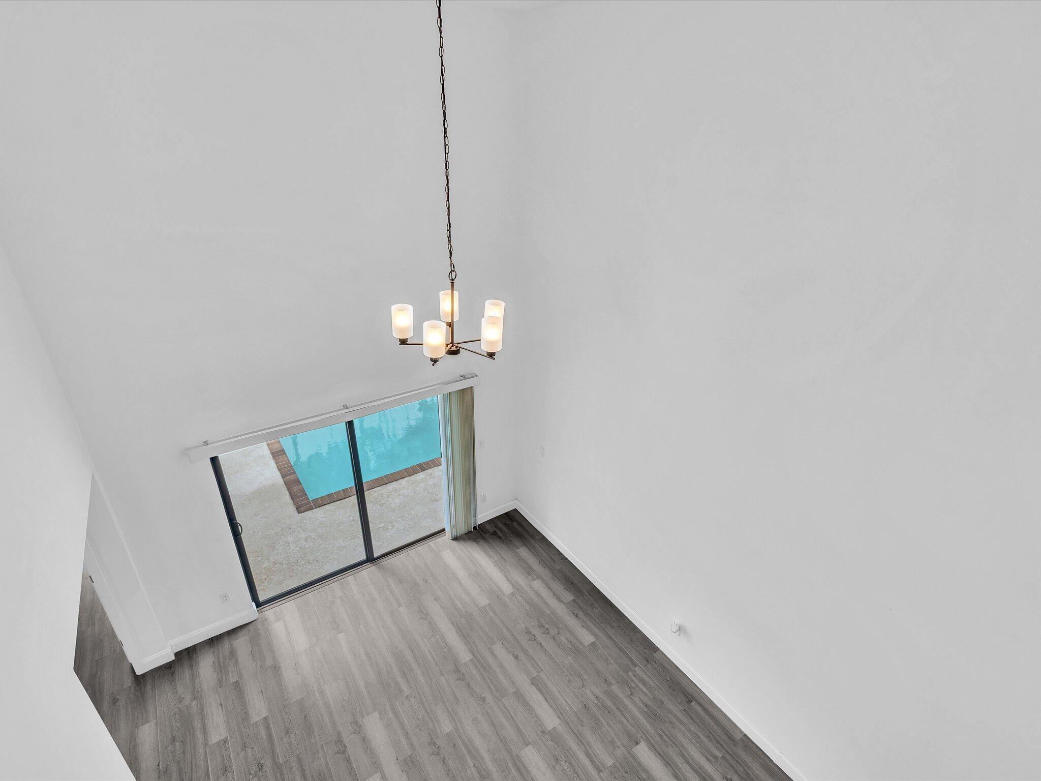 HOLLYWOOD GARDENS - Residential