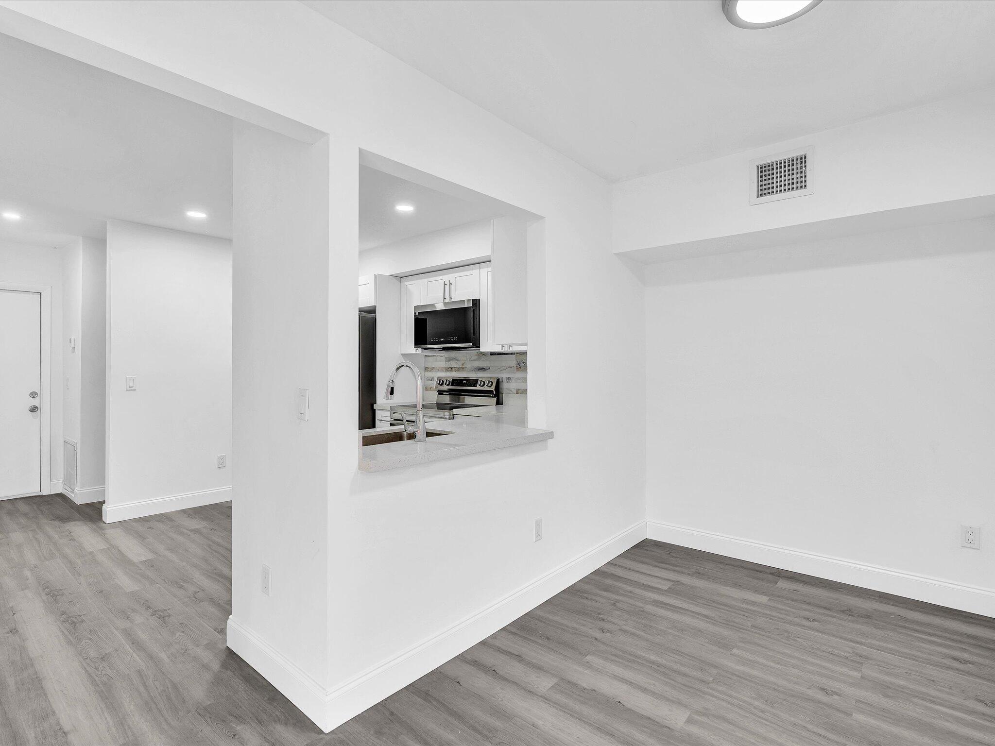 HOLLYWOOD GARDENS - Residential