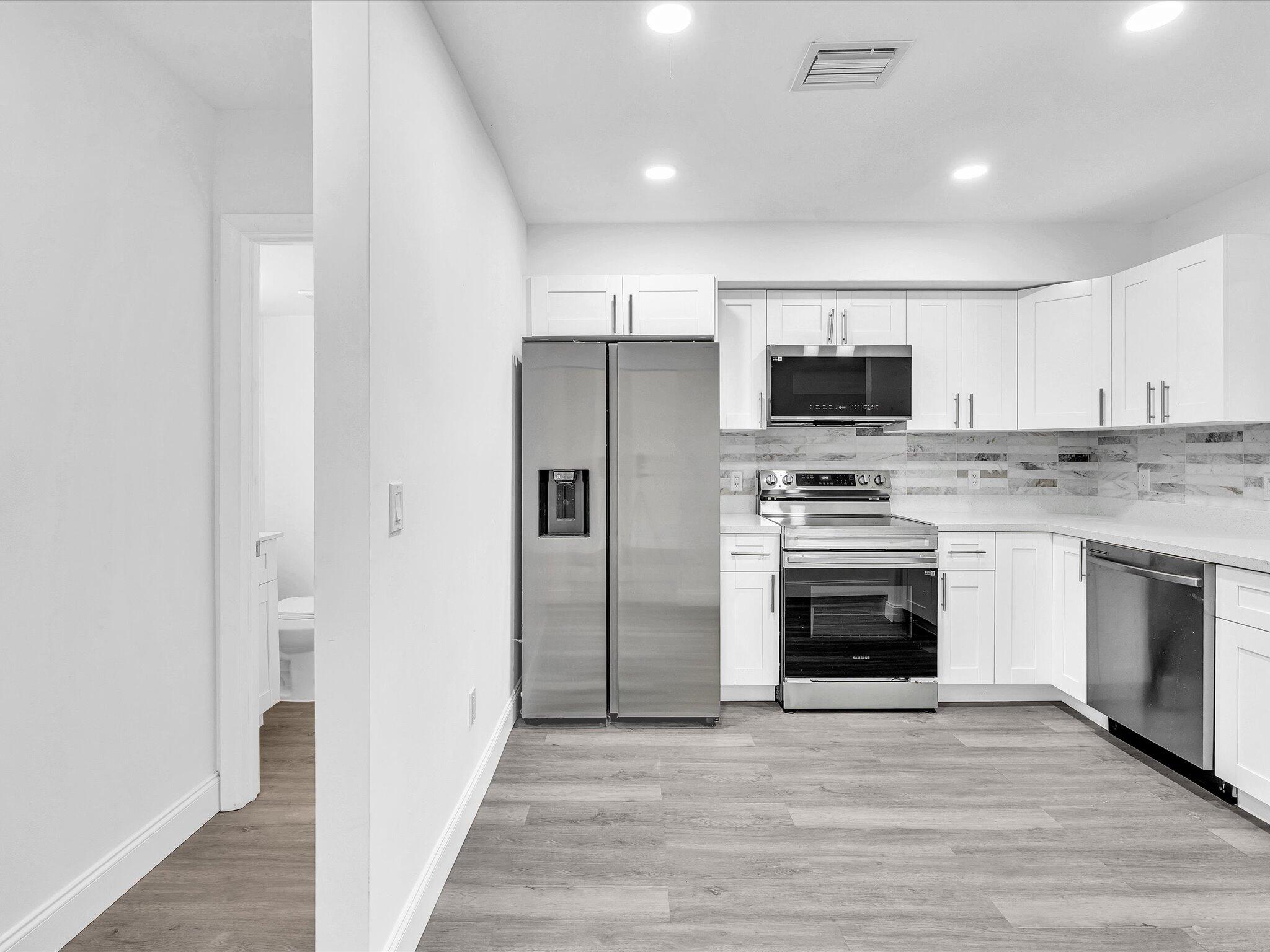 HOLLYWOOD GARDENS - Residential