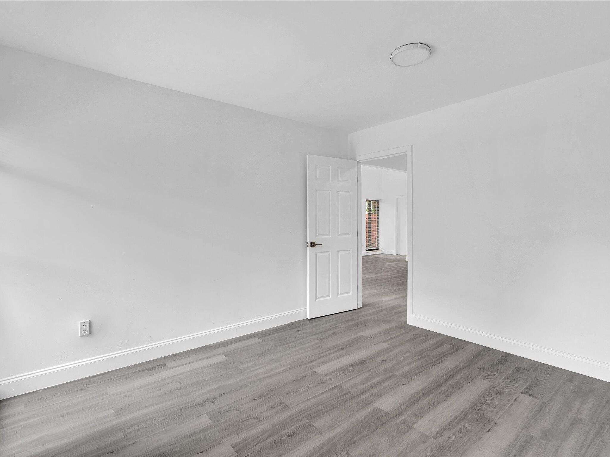 HOLLYWOOD GARDENS - Residential