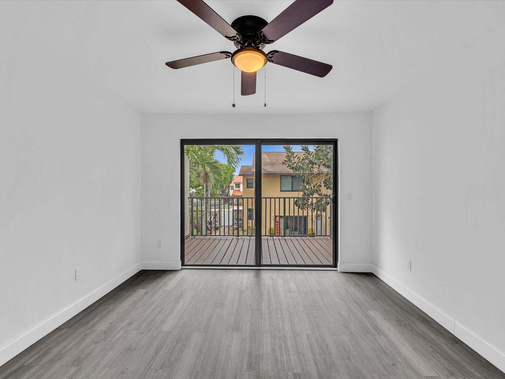 HOLLYWOOD GARDENS - Residential