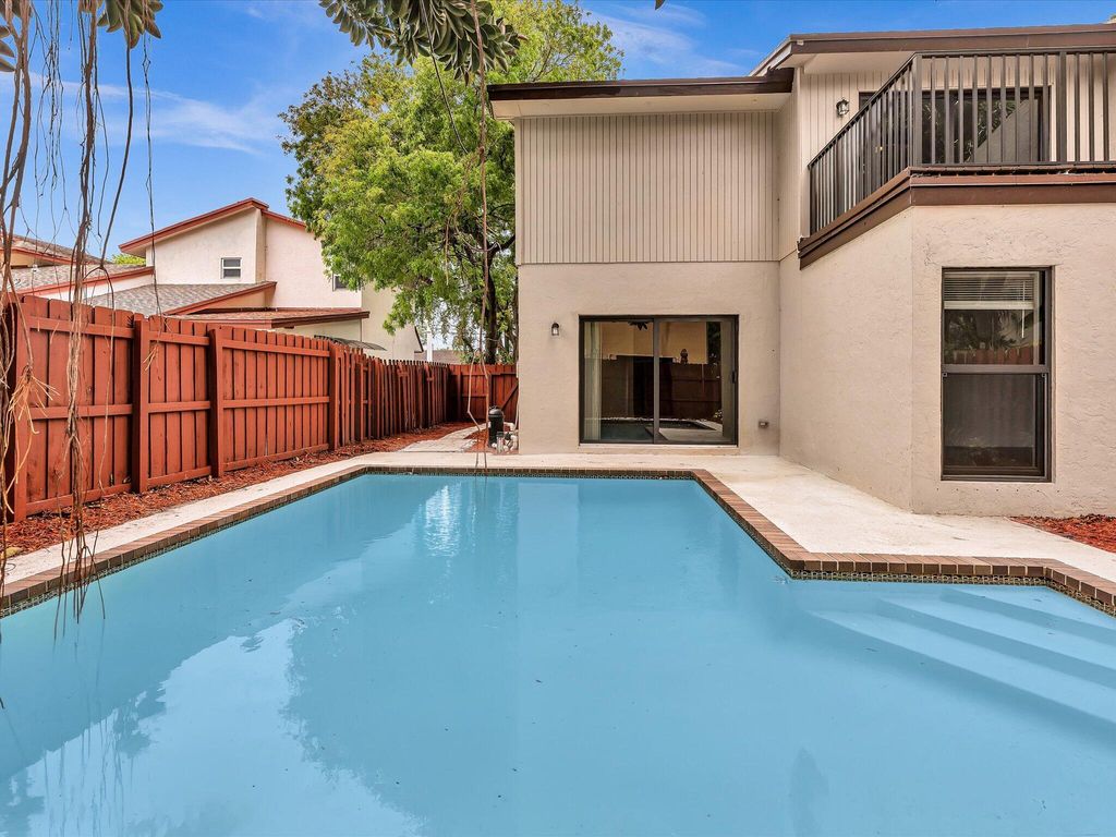 Photo of 3841 Farragut Street, Hollywood, FL 33021 (MLS # B26017646)