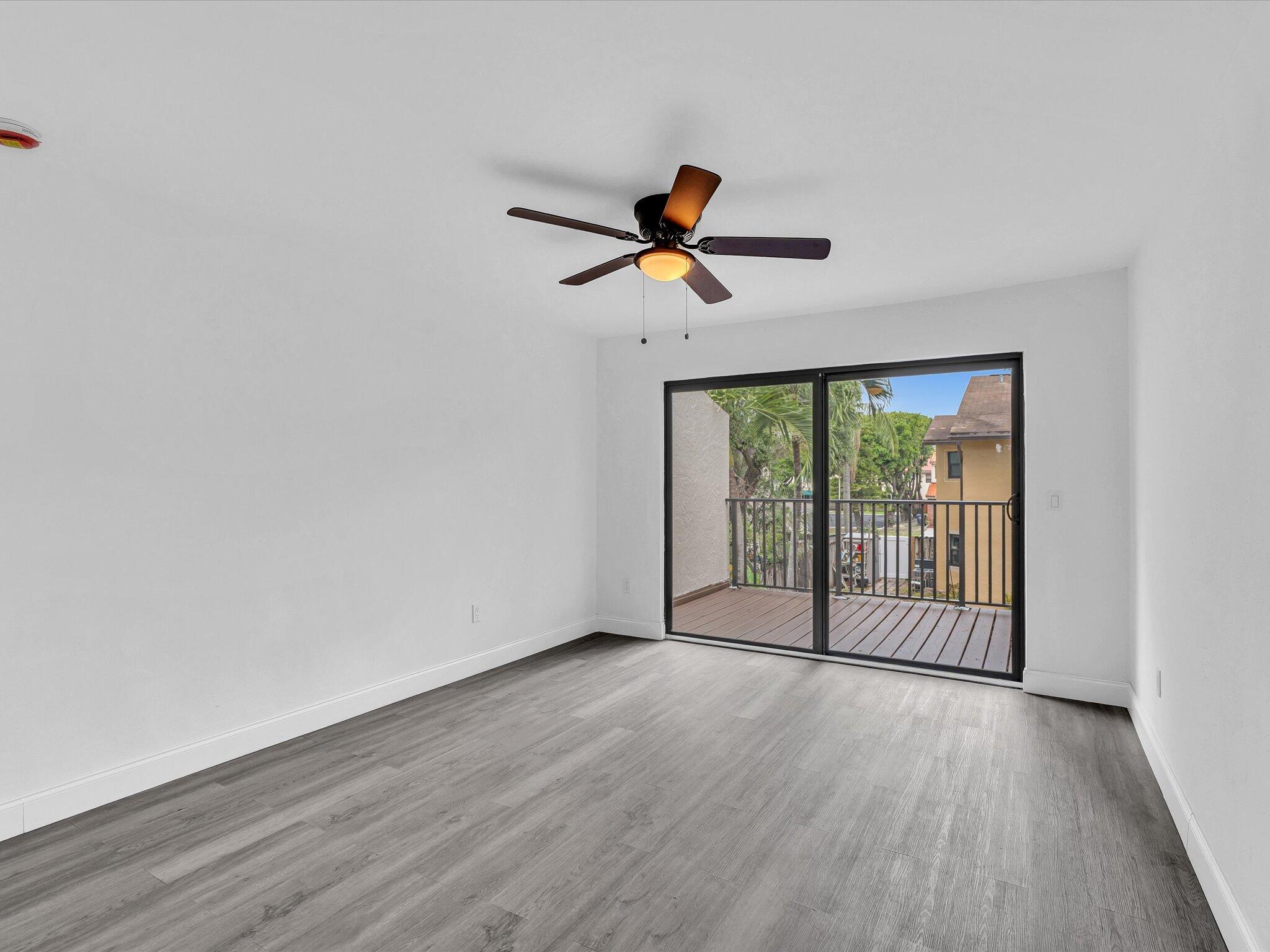 HOLLYWOOD GARDENS - Residential