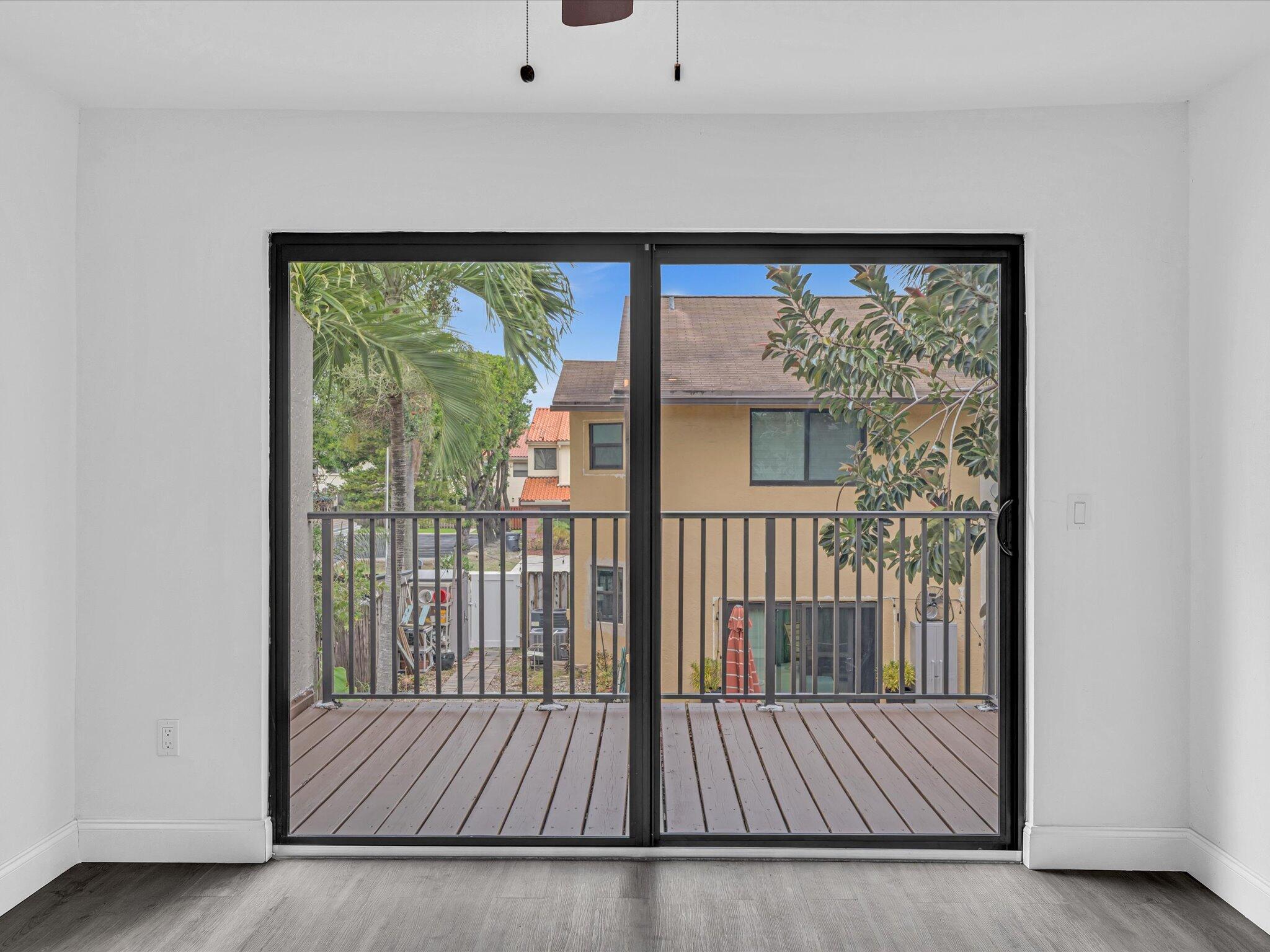 HOLLYWOOD GARDENS - Residential