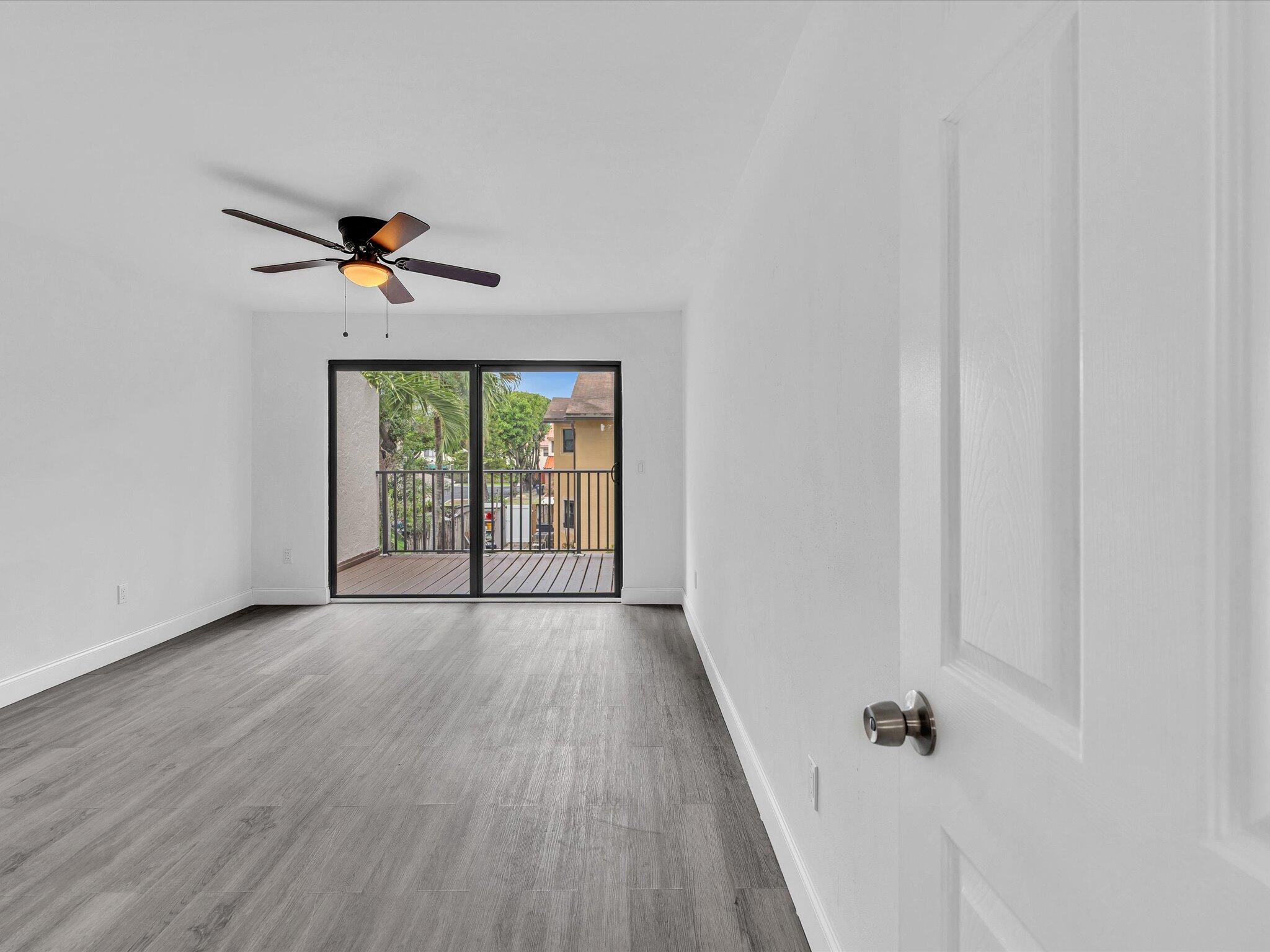 HOLLYWOOD GARDENS - Residential