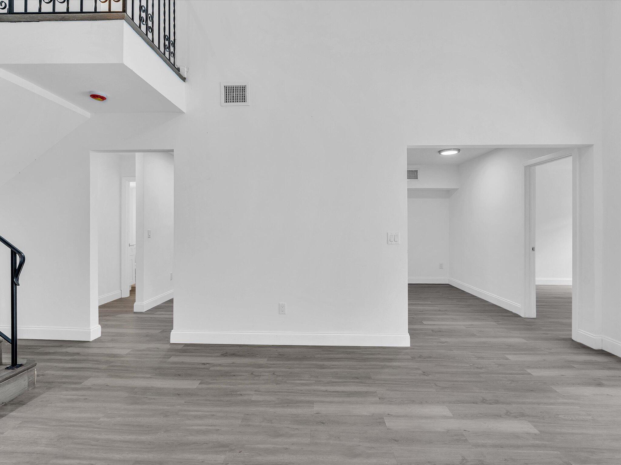 HOLLYWOOD GARDENS - Residential