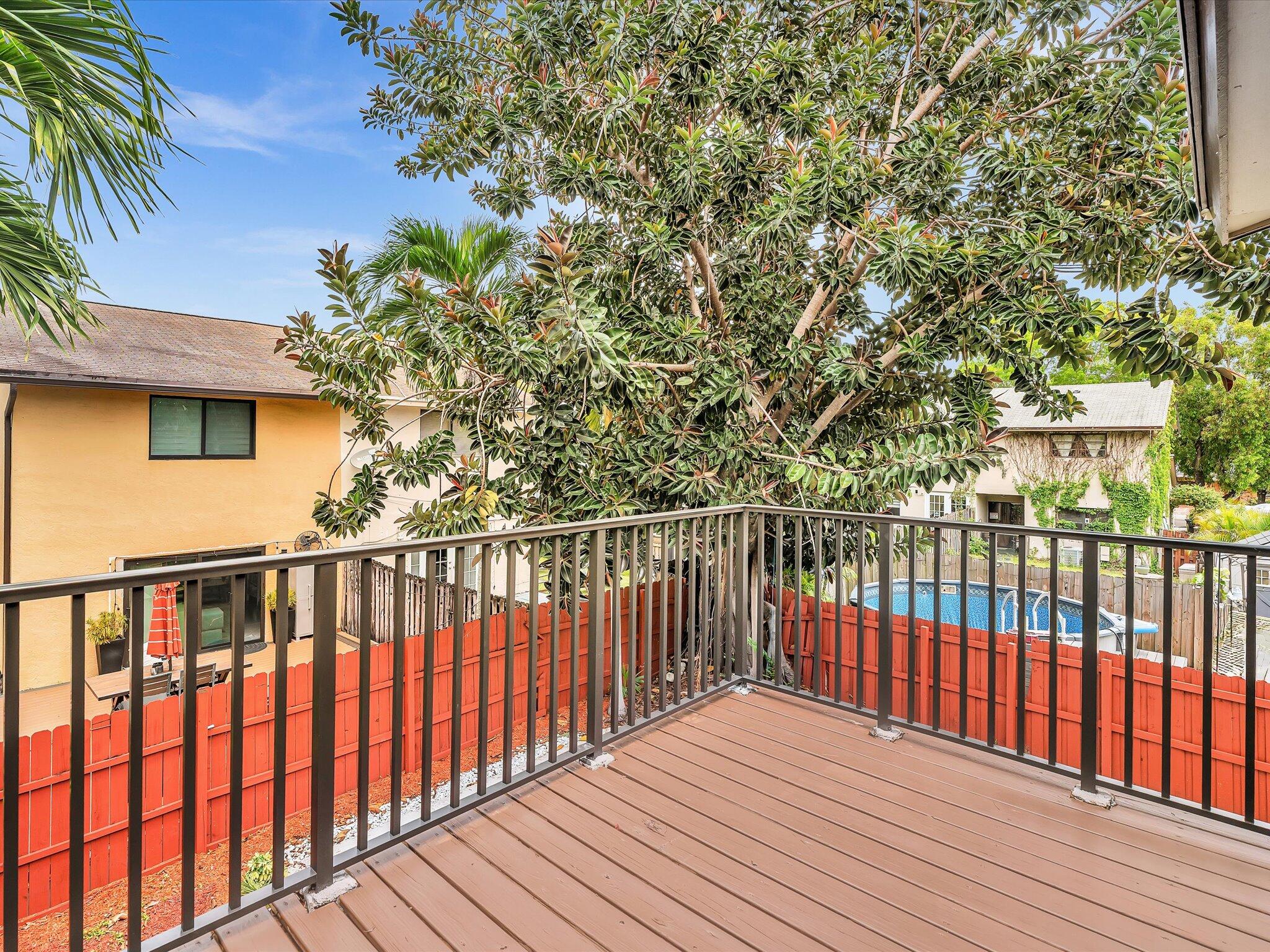 HOLLYWOOD GARDENS - Residential