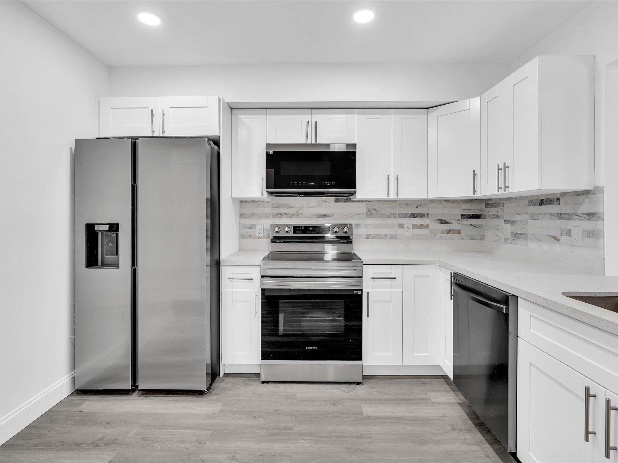 HOLLYWOOD GARDENS - Residential