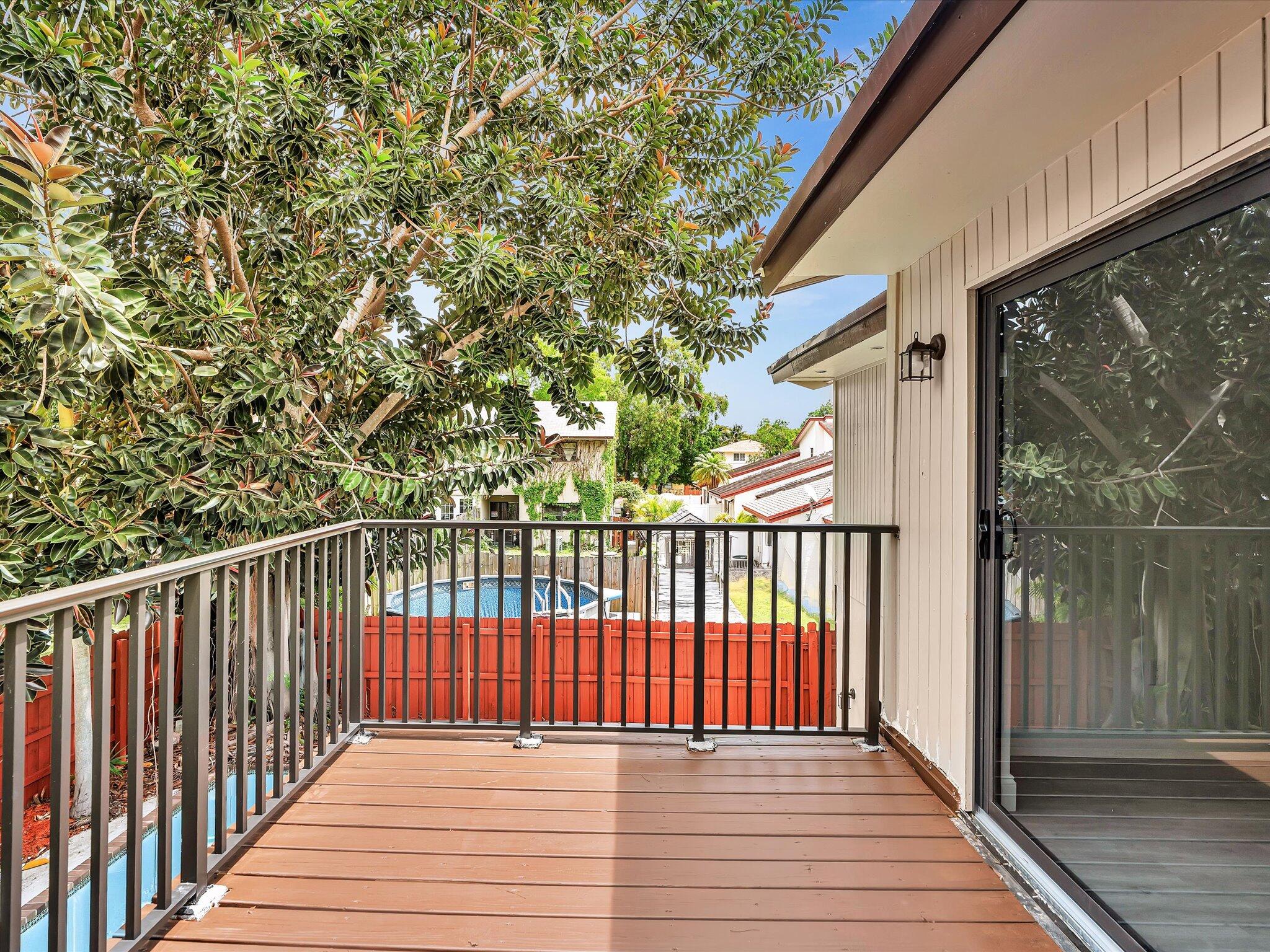 HOLLYWOOD GARDENS - Residential