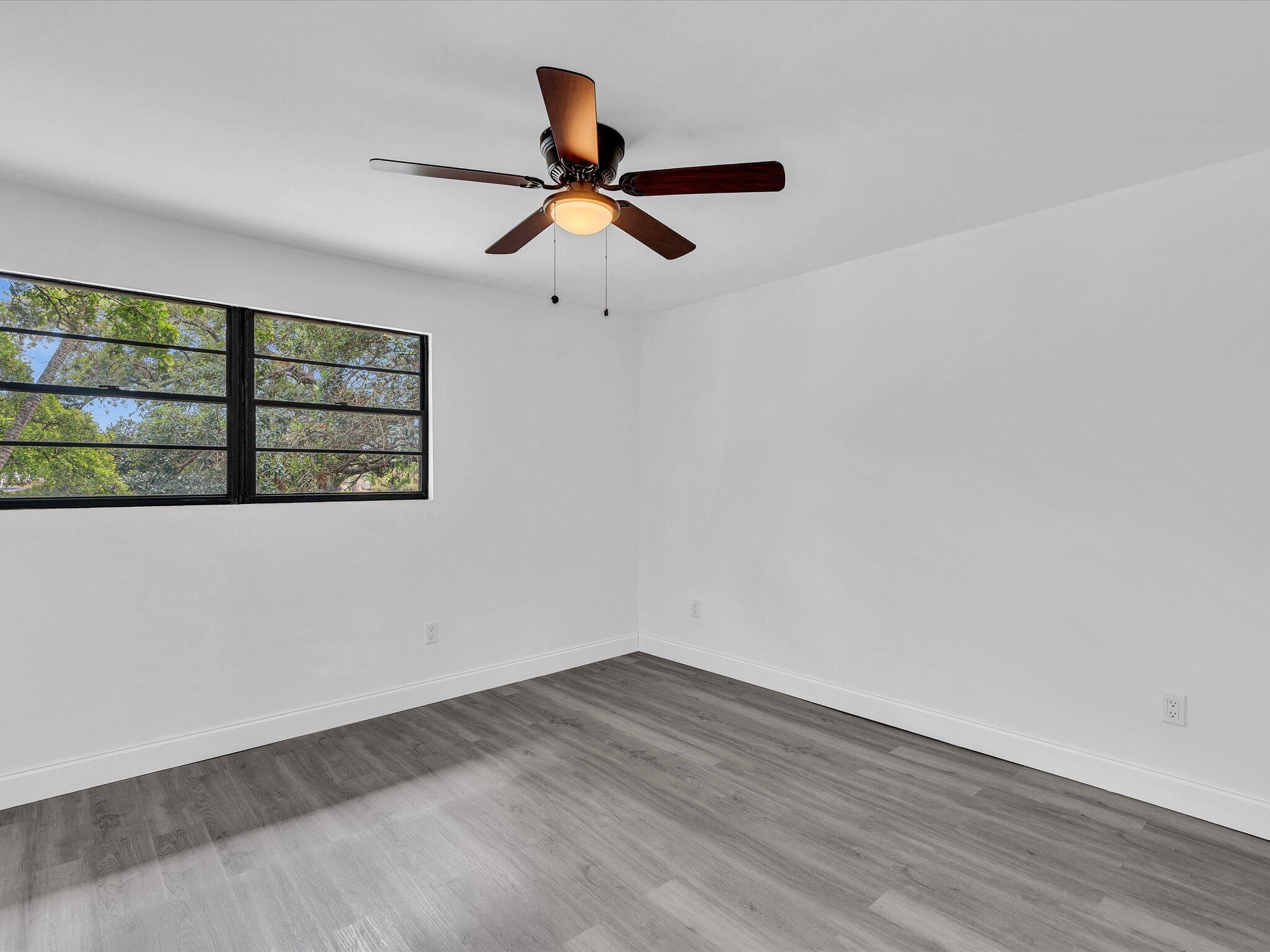 HOLLYWOOD GARDENS - Residential