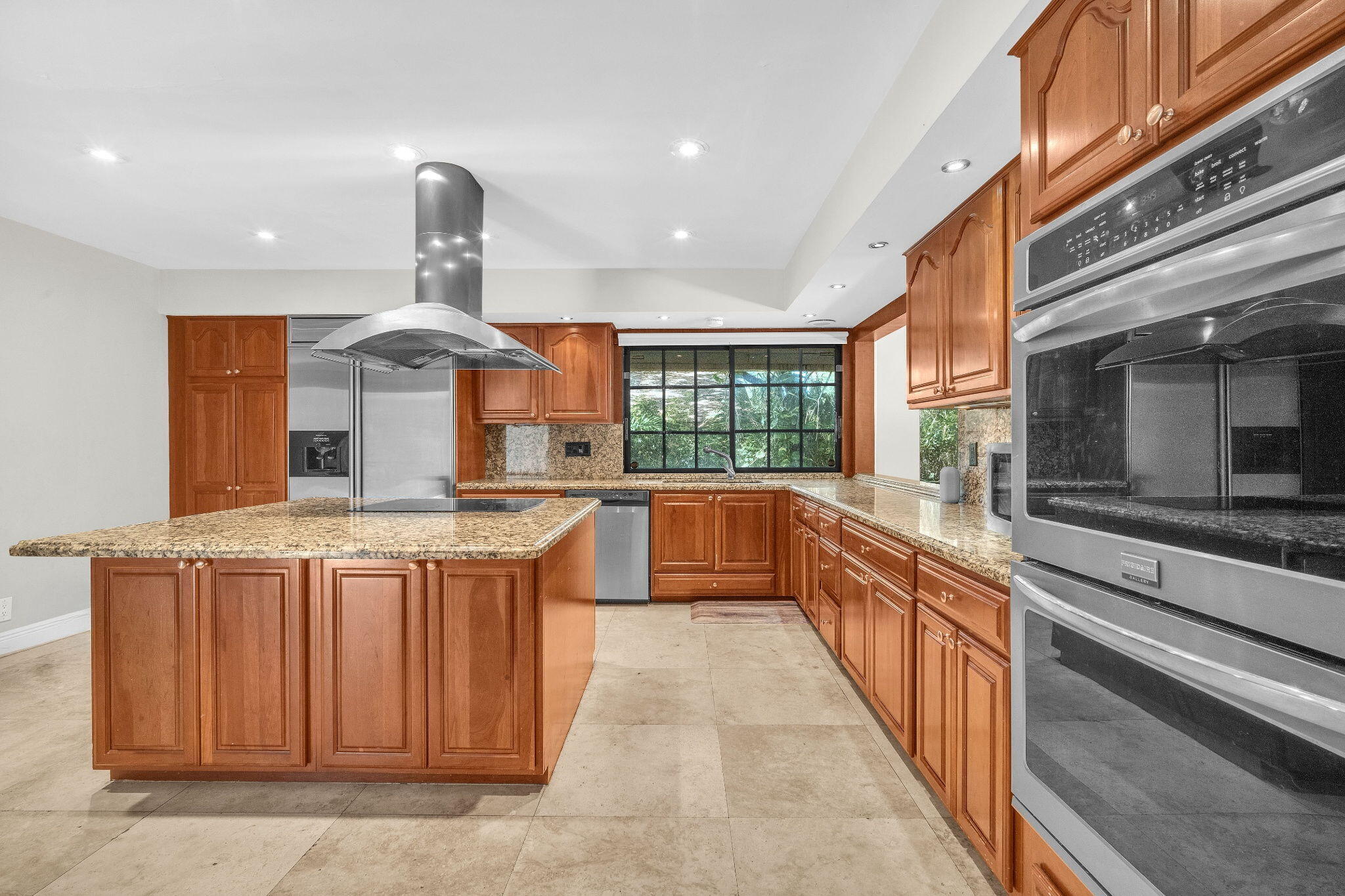 STIRLING OAKS ESTATES - Residential