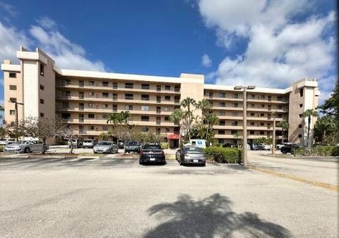 7770 Tahiti Lane 202 Lake Worth FL 33467