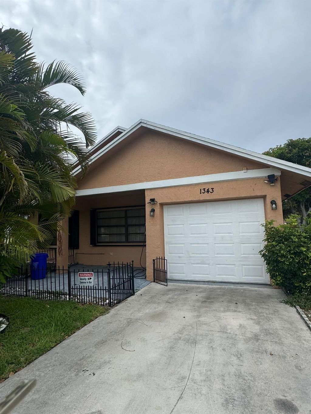 Photo of 1343 Summit Run Circle, West Palm Beach, FL 33415 (MLS # R11095438)