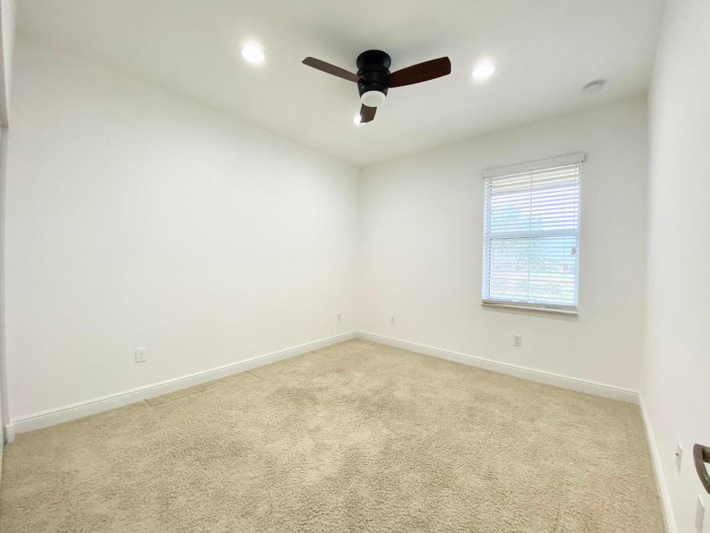 VISTABELLA AT RENAISSANCE COMMONS 2 PUD - Residential Lease