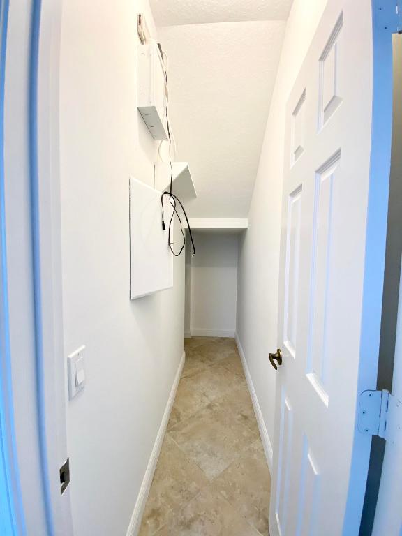 VISTABELLA AT RENAISSANCE COMMONS 2 PUD - Residential Lease