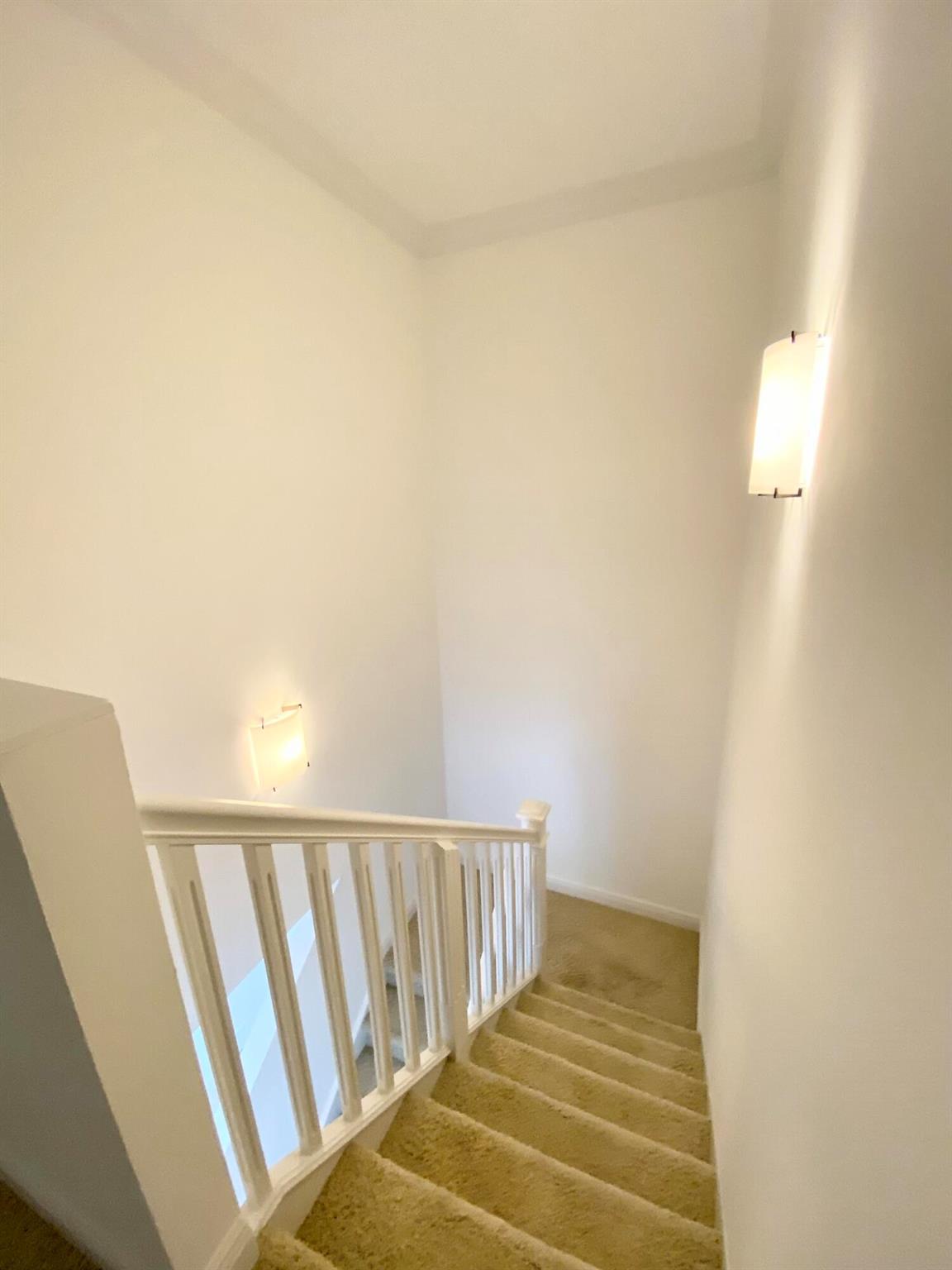 VISTABELLA AT RENAISSANCE COMMONS 2 PUD - Residential Lease