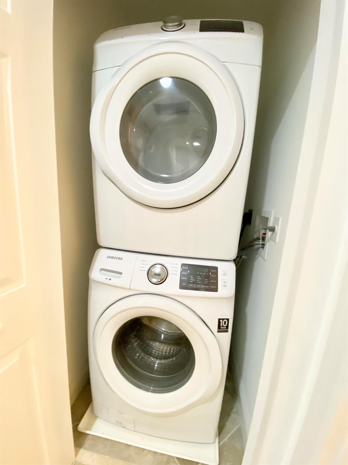 VISTABELLA AT RENAISSANCE COMMONS 2 PUD - Residential Lease