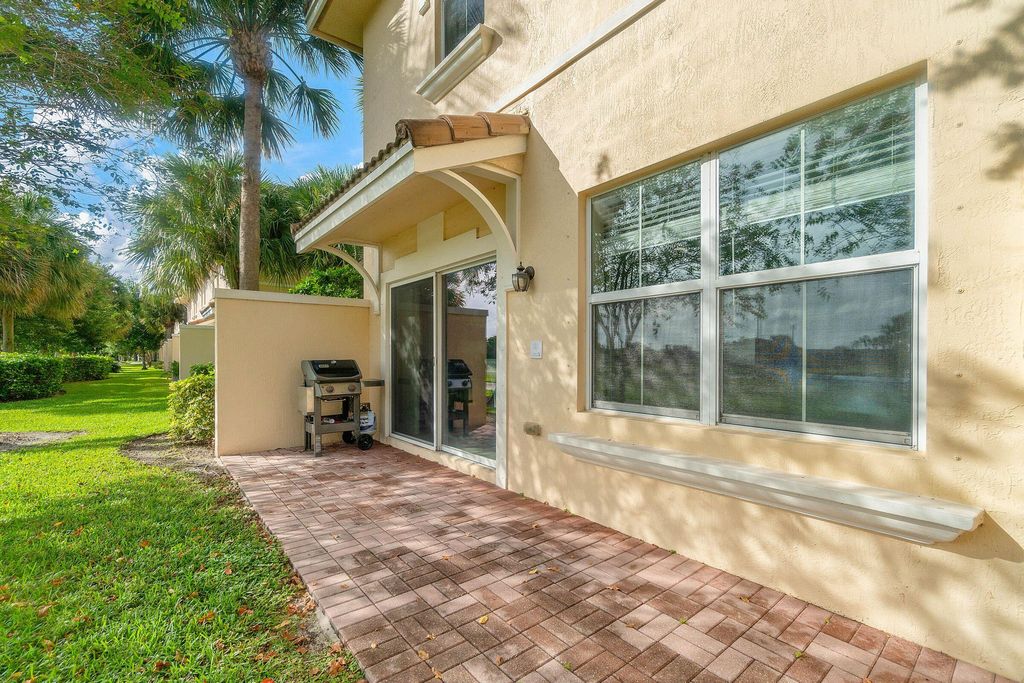 Photo of 1802 Via Sofia, Boynton Beach, FL 33426 (MLS # R11151378)