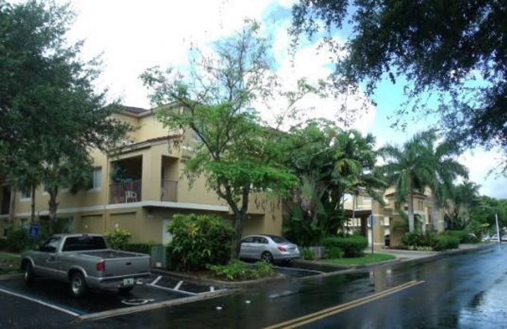 Photo of 741 N Pine Island Road #303, Plantation, FL 33324 (MLS # B26021772)