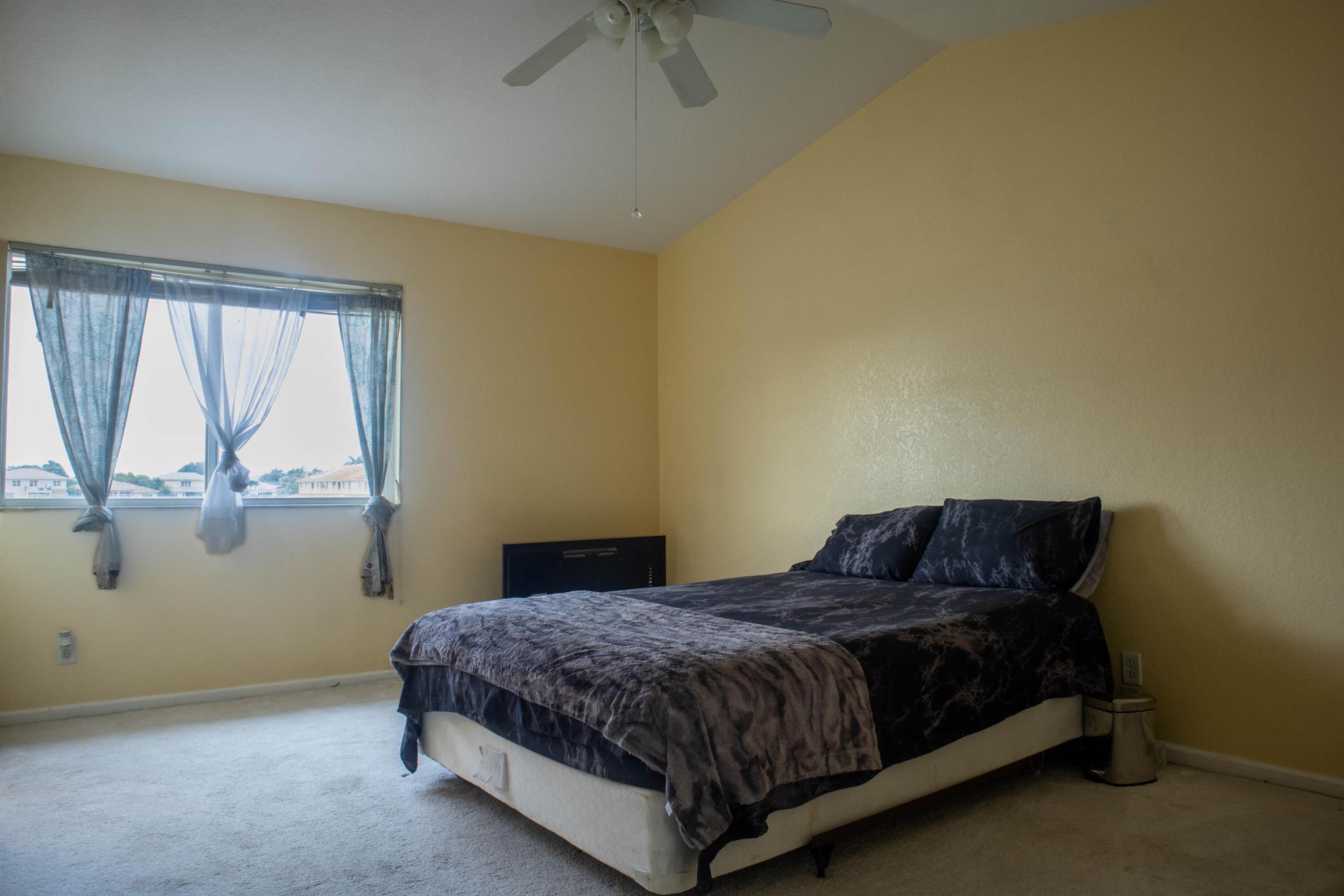 Bike - Jog; Clubhouse; Pool; Sidewalks; Tennis - Residential