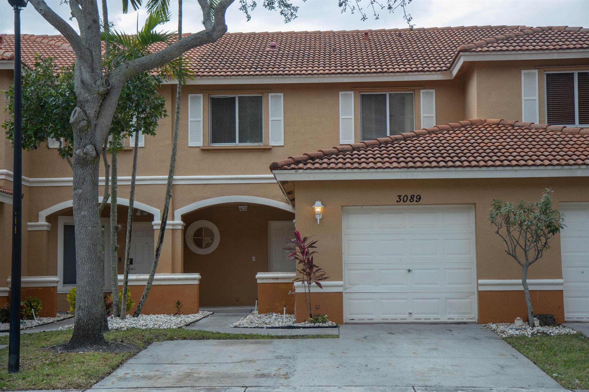 Bike - Jog; Clubhouse; Pool; Sidewalks; Tennis - Residential