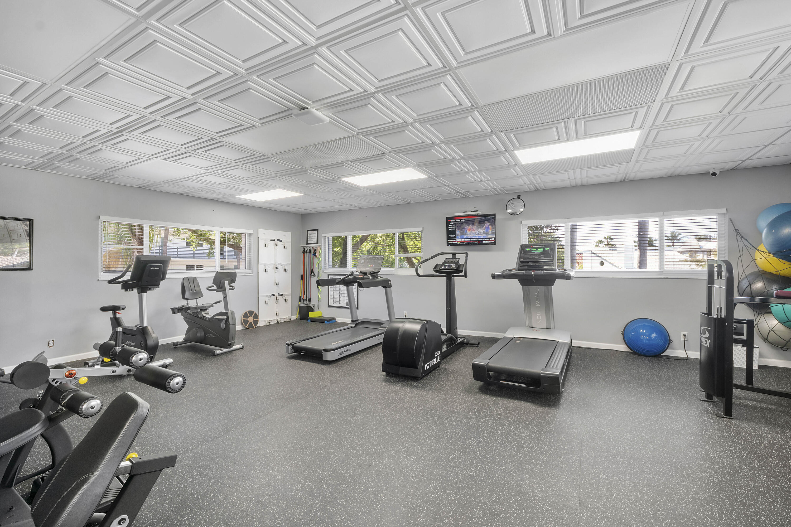 TROPIC HARBOR CONDO PART SEVEN - Residential