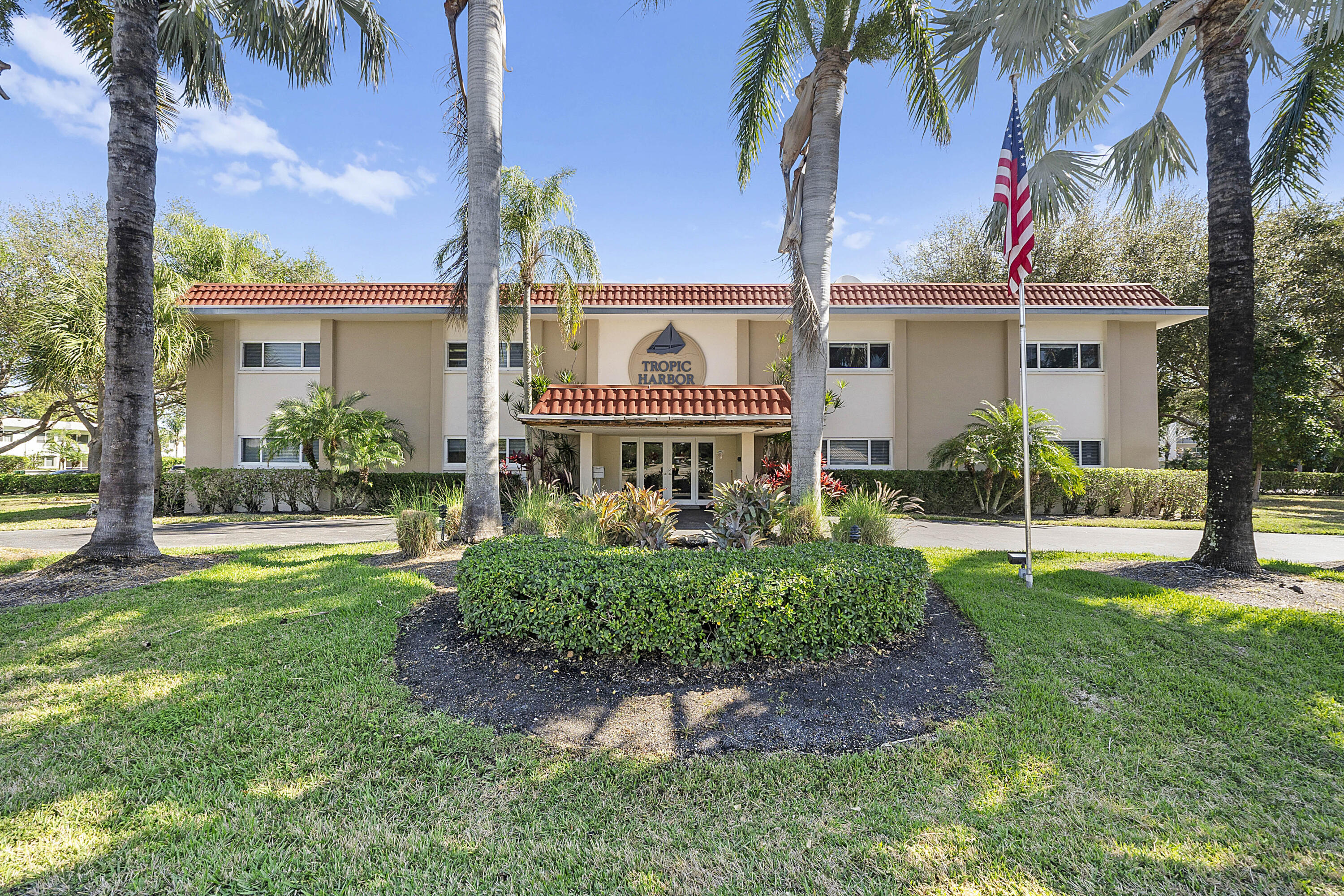 TROPIC HARBOR CONDO PART SEVEN - Residential