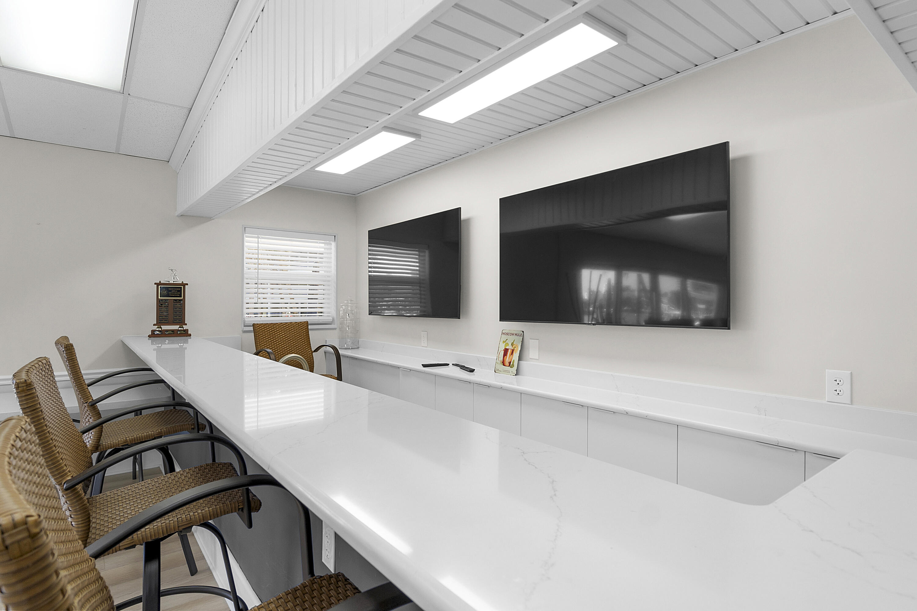 TROPIC HARBOR CONDO PART SEVEN - Residential