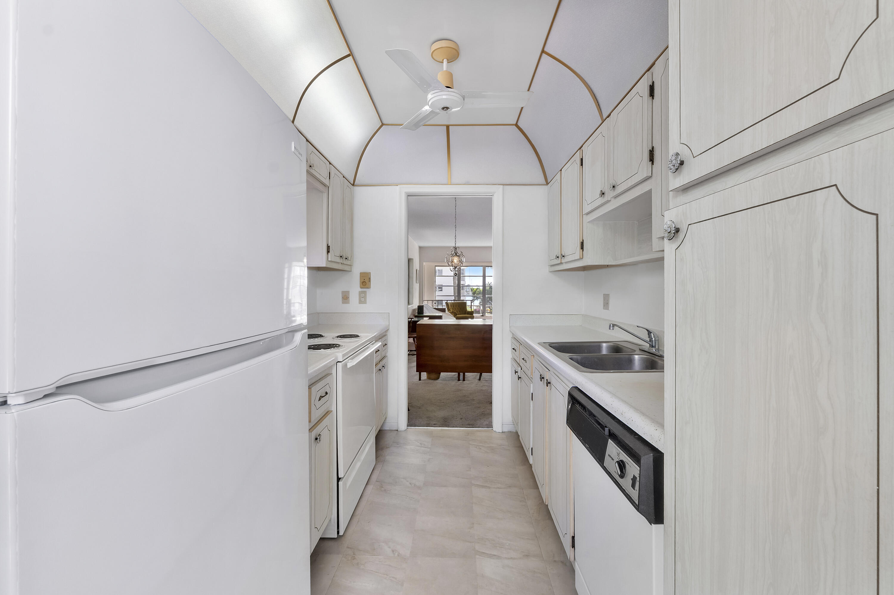 TROPIC HARBOR CONDO PART SEVEN - Residential