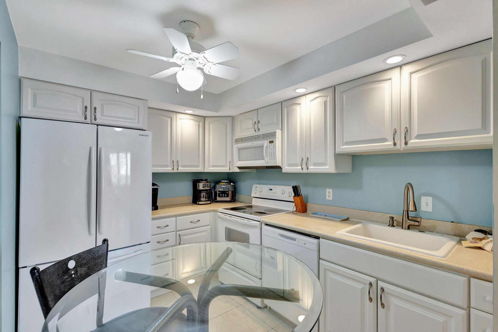 PHOENIX TOWERS CONDO - Residential Lease