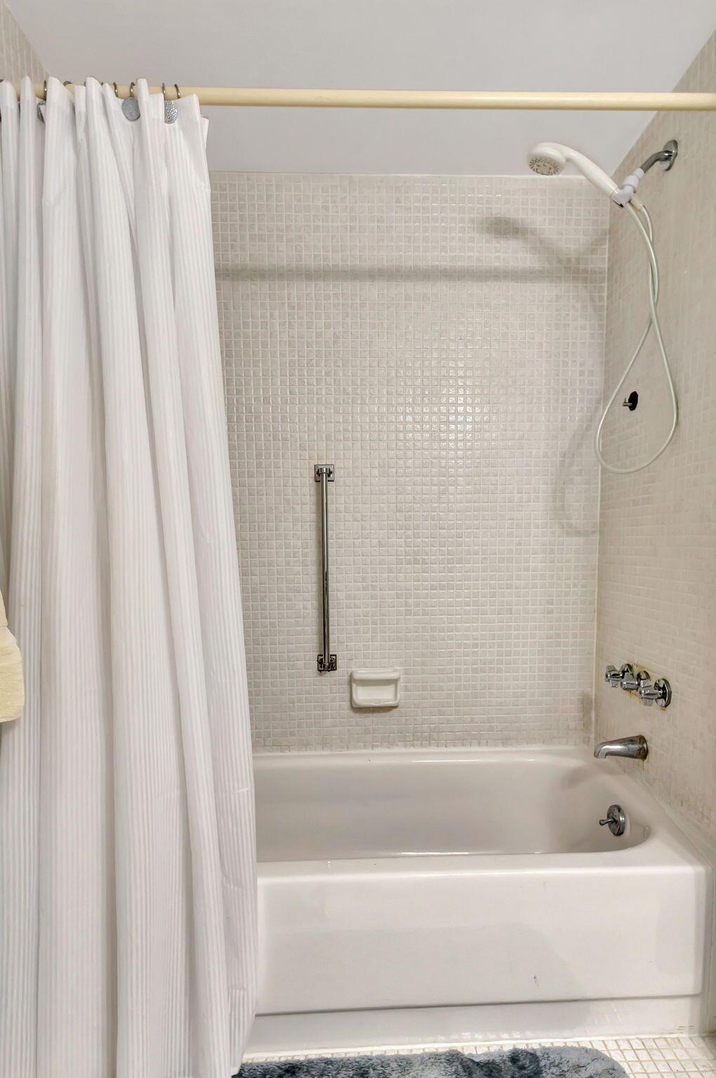 PHOENIX TOWERS CONDO - Residential Lease