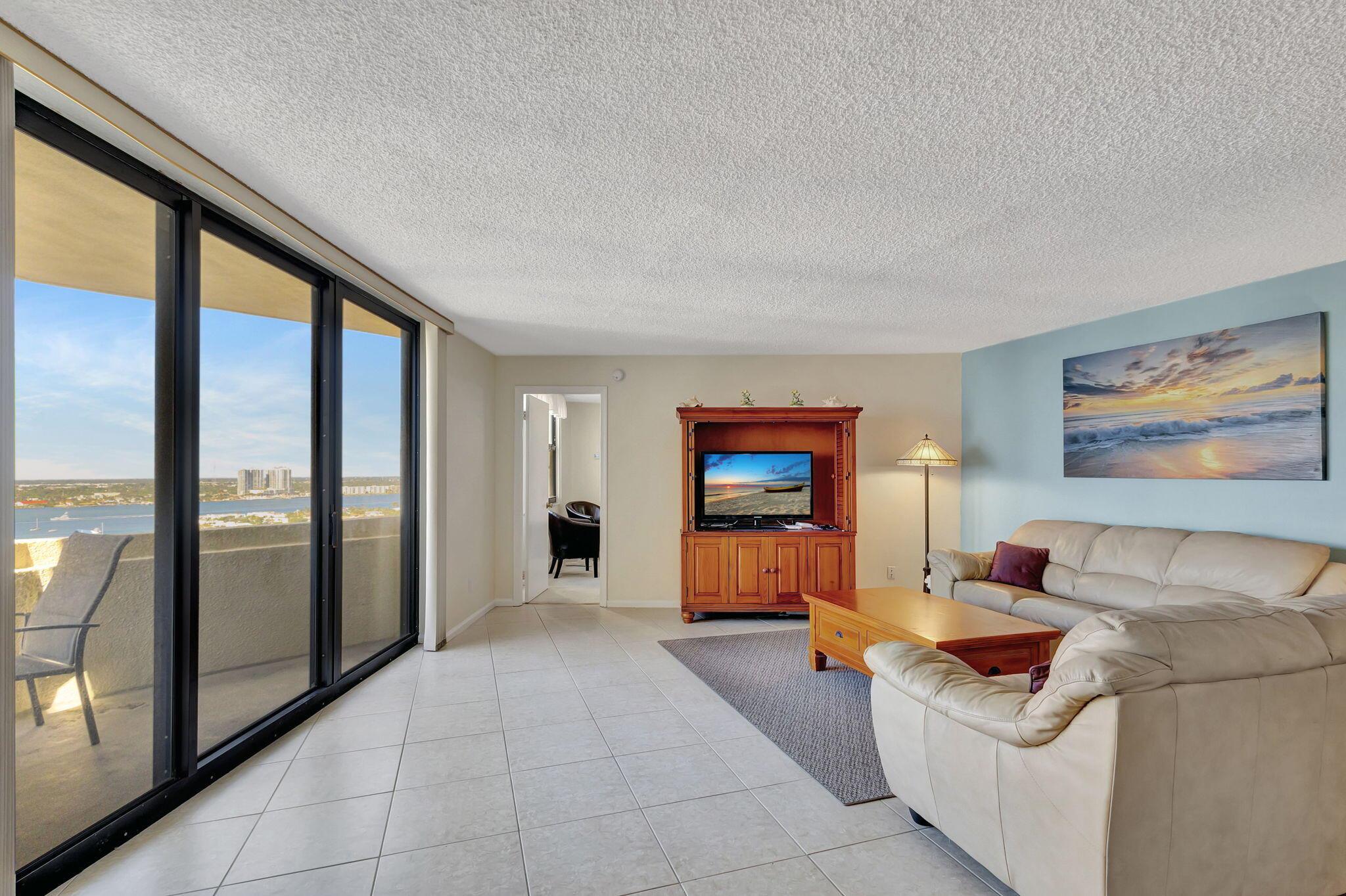 PHOENIX TOWERS CONDO - Residential Lease