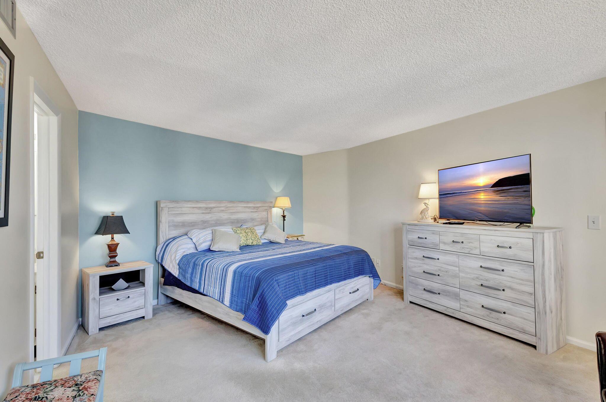 PHOENIX TOWERS CONDO - Residential Lease