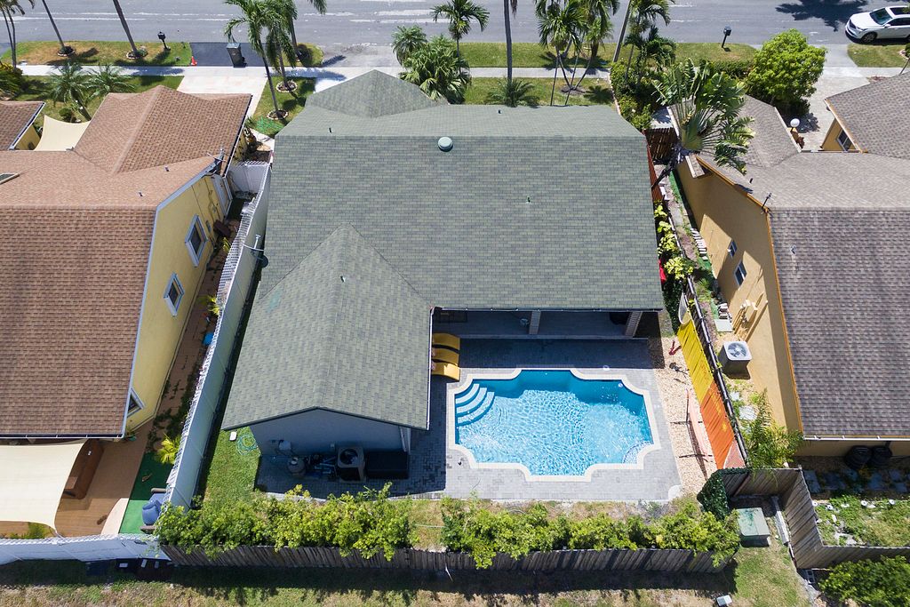 Photo of 231 SE 8th Street, Dania Beach, FL 33004 (MLS # B26044514)