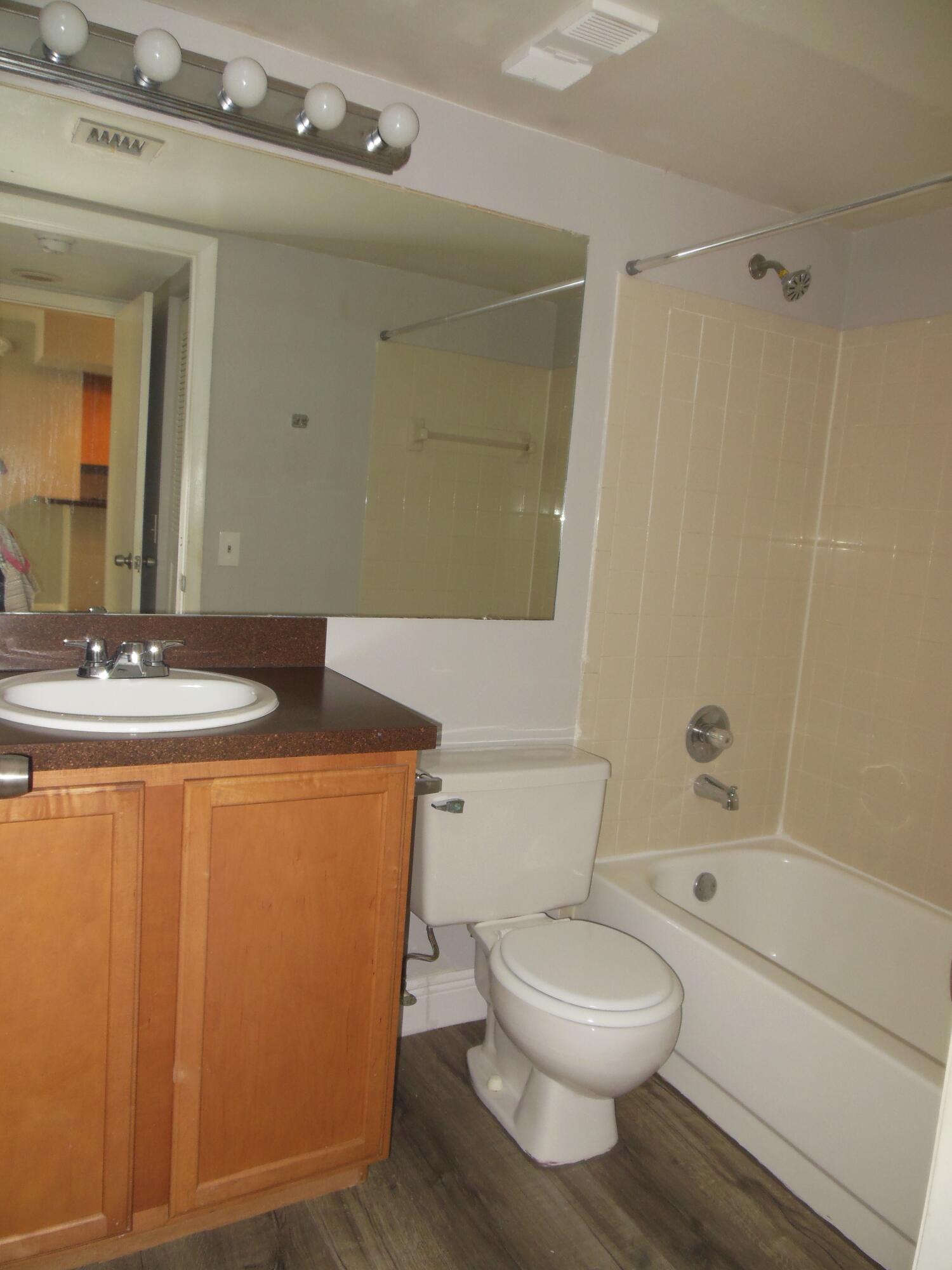 CLEAR LAKE CLUB CONDO - Residential Lease