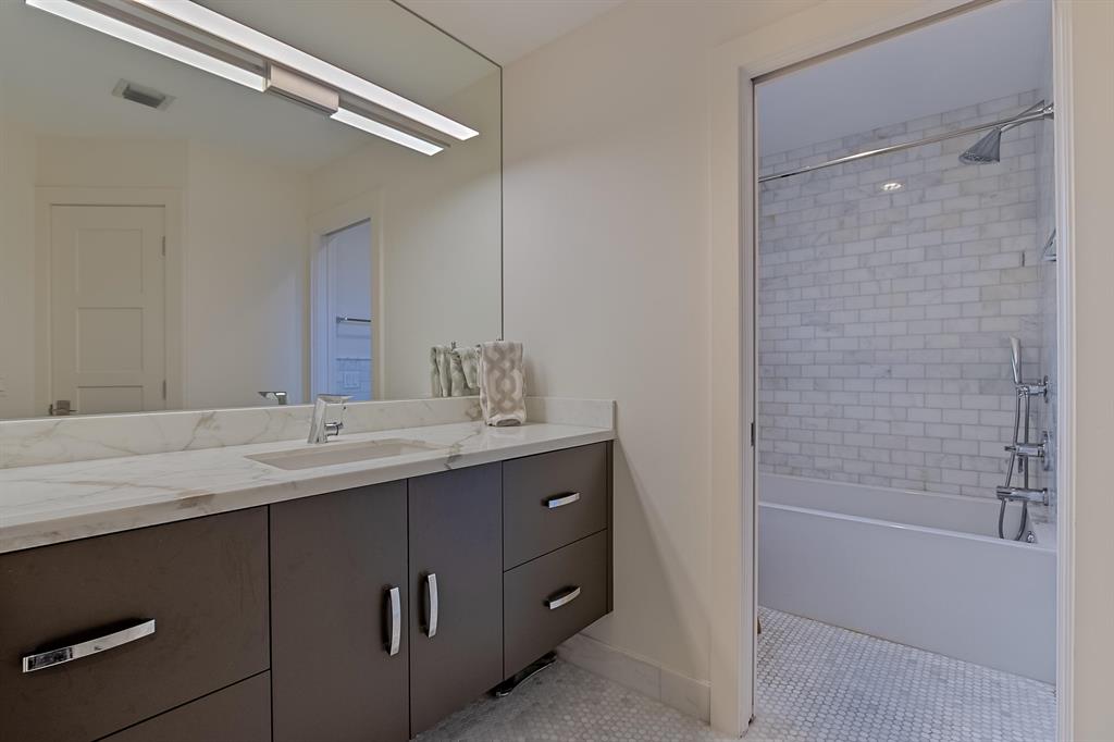 VENICE RESUB - Residential