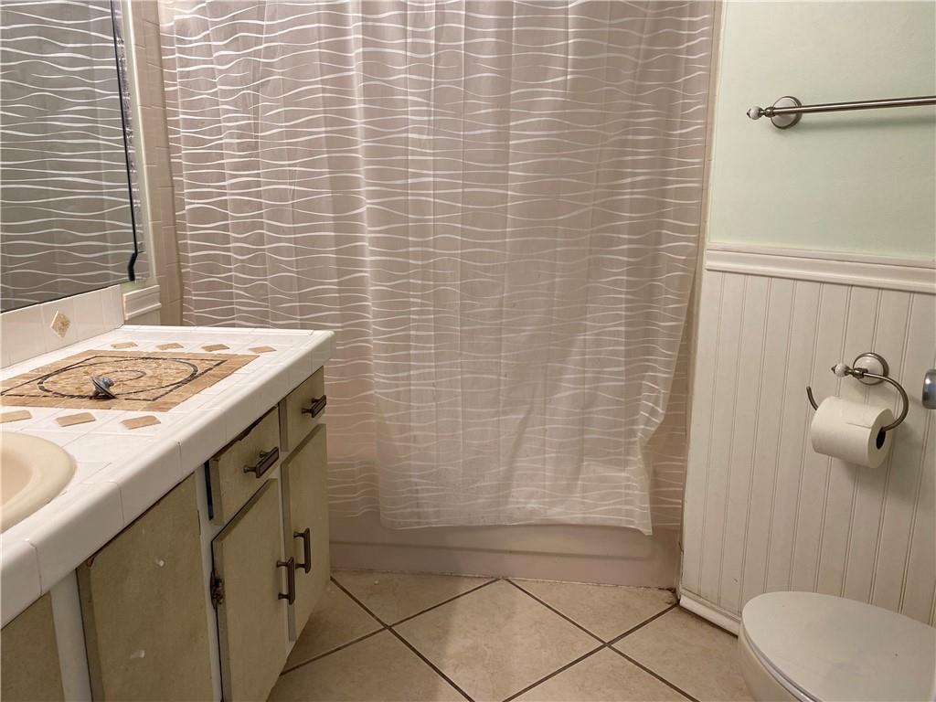 Lake Pointe Condominium - Residential