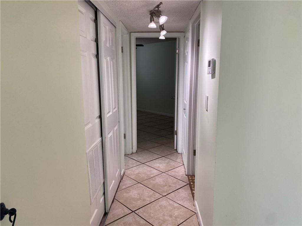 Lake Pointe Condominium - Residential